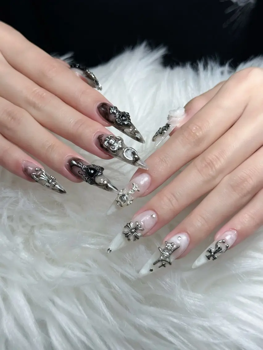 ネイル フレンチネイル ジェルネイル キラキラネイル 韓国ネイル マグネットネイル Julli NailStudioのネイルデザイン