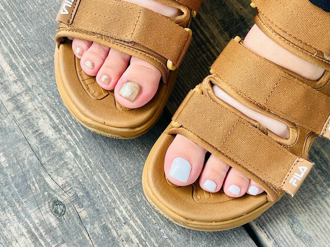【Foot】ワンカラーorラメグラorマグネット(オフ無し)の写真