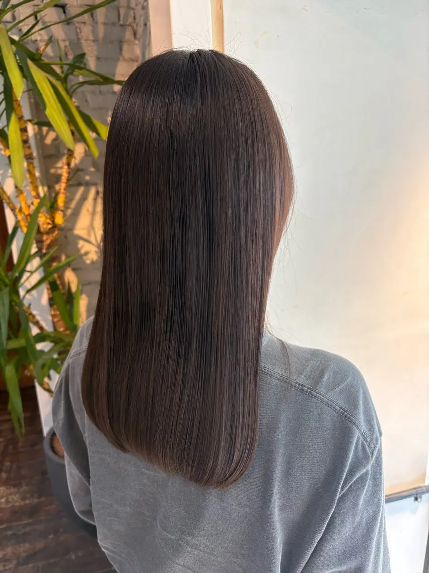 セミロング 杉原 向日梨のヘアスタイル