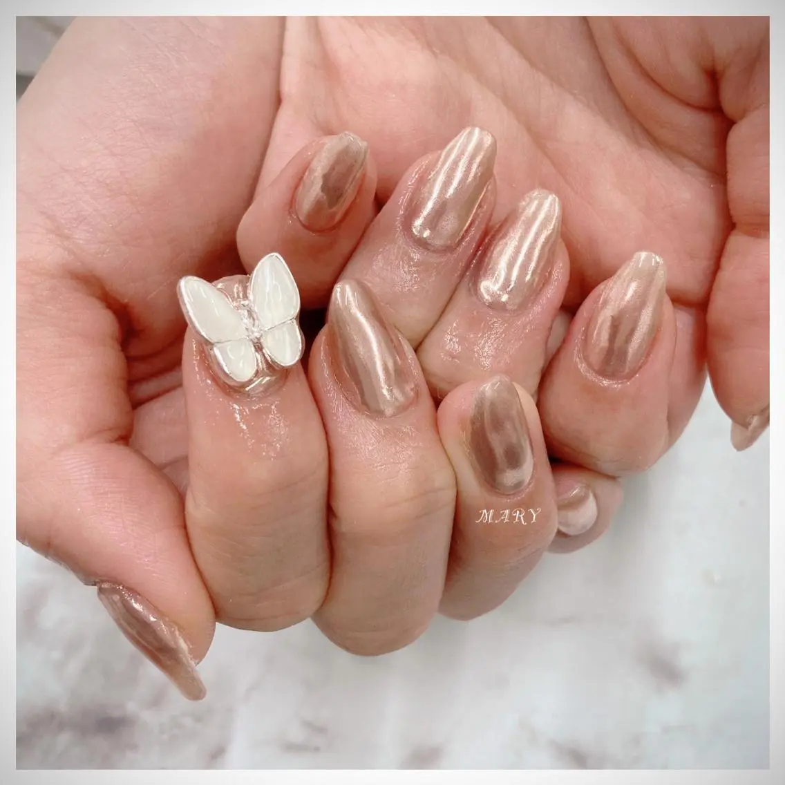 ネイル ミラーネイル ニュアンスネイル ワンカラーネイル シンプルネイル ハンドネイル Mary nail .narumiのネイルデザイン