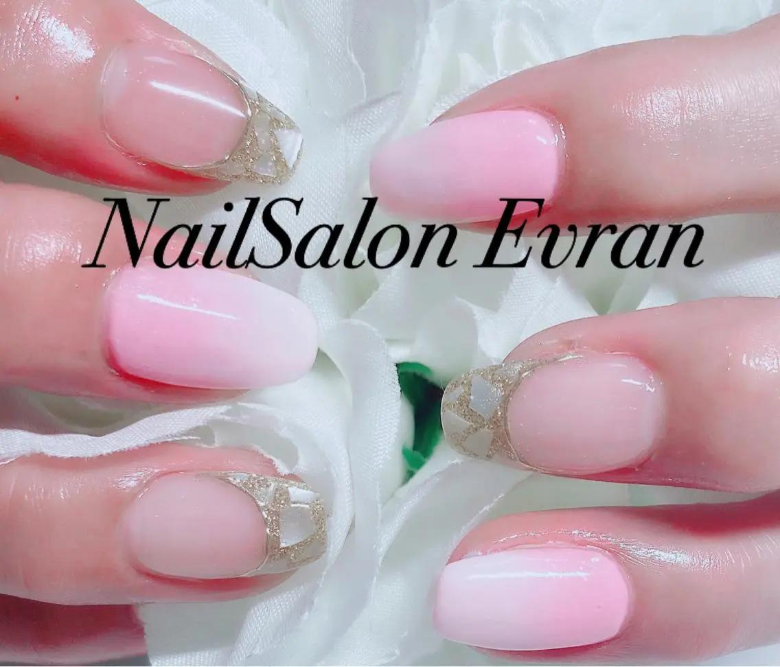 ネイル フレンチネイル ラメ(グリッター) Nail salon Evranのネイルデザイン