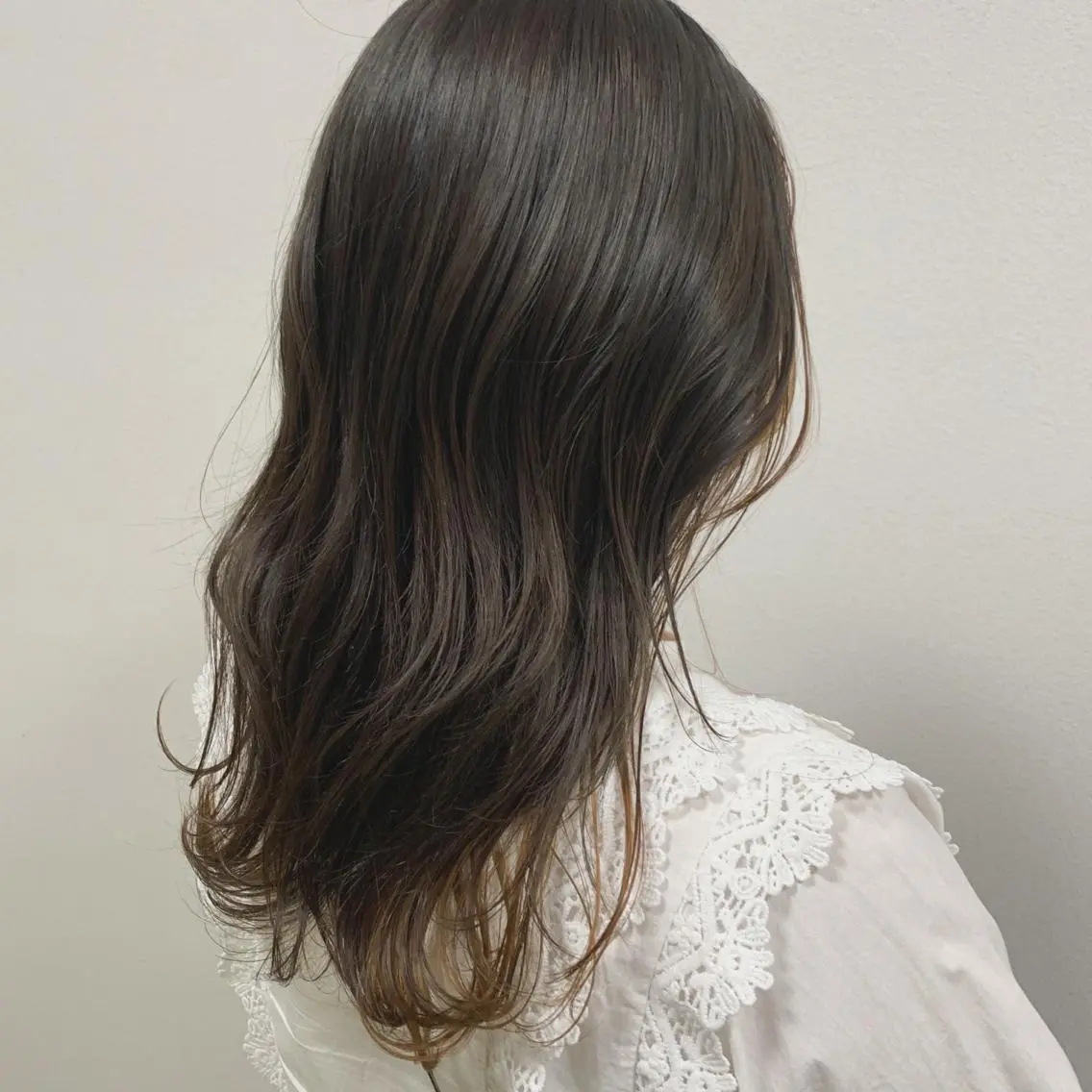 セミロング カラー ブリーチ ブラウンカラー オレンジ ヘアカラー トリートメント 村田 来倖のヘアスタイル