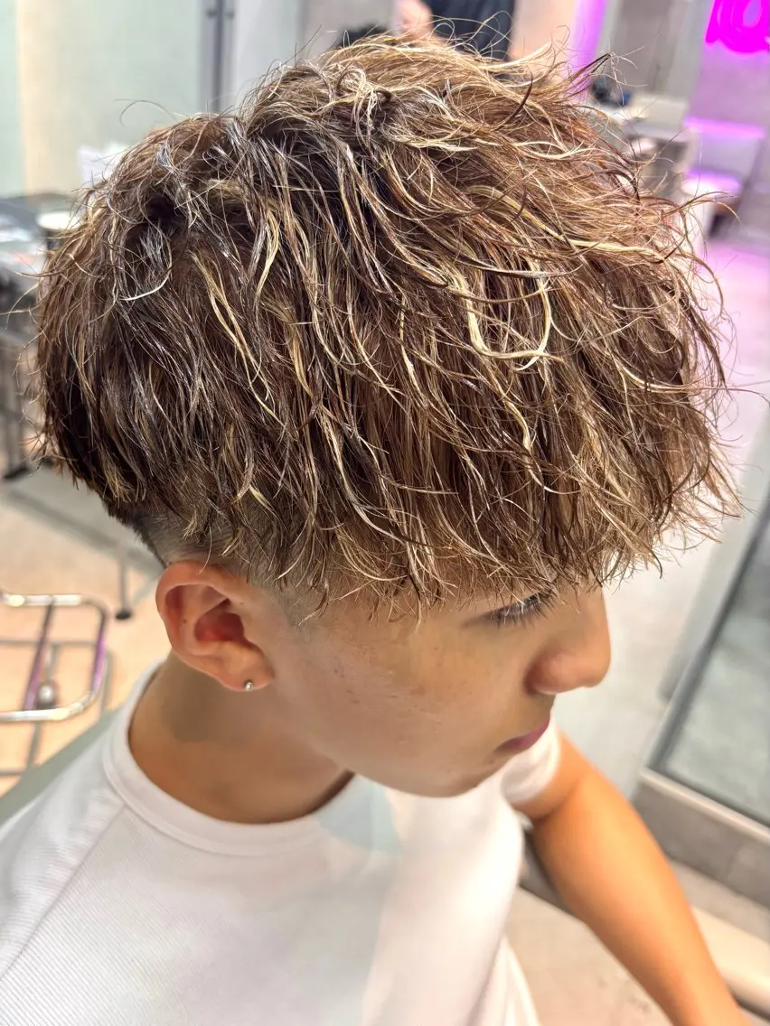 ショート カラー パーマ カット ヘアカラー パーマ メンズ特化😎パーマ メッシュ/KAITOのヘアスタイル
