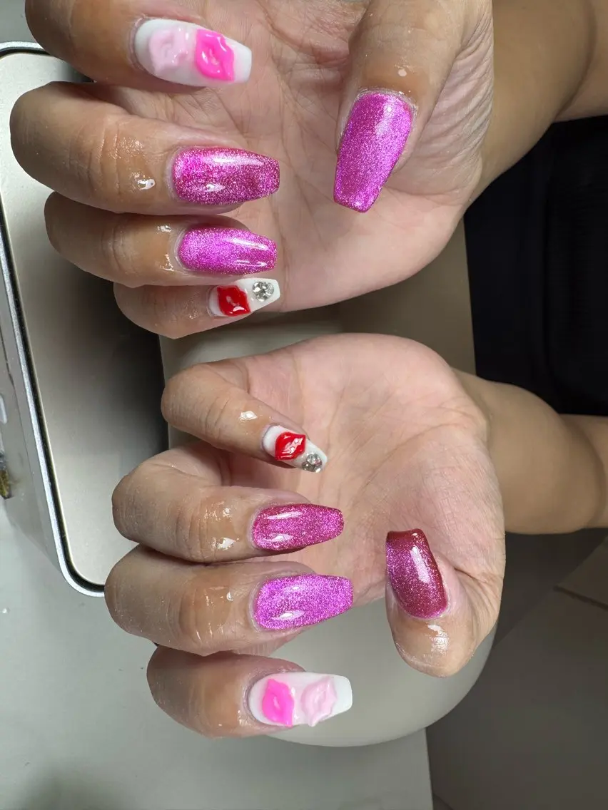 ネイル LAVISH 大和店 emi・:*+のネイルデザイン