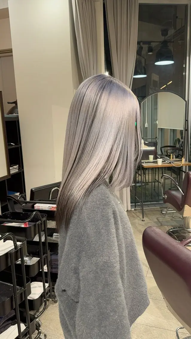 セミロング カラー カット ヘアカラー トリートメント ヘアセット 💜ハイトーン💛 マジカルかいちゃんのヘアスタイル
