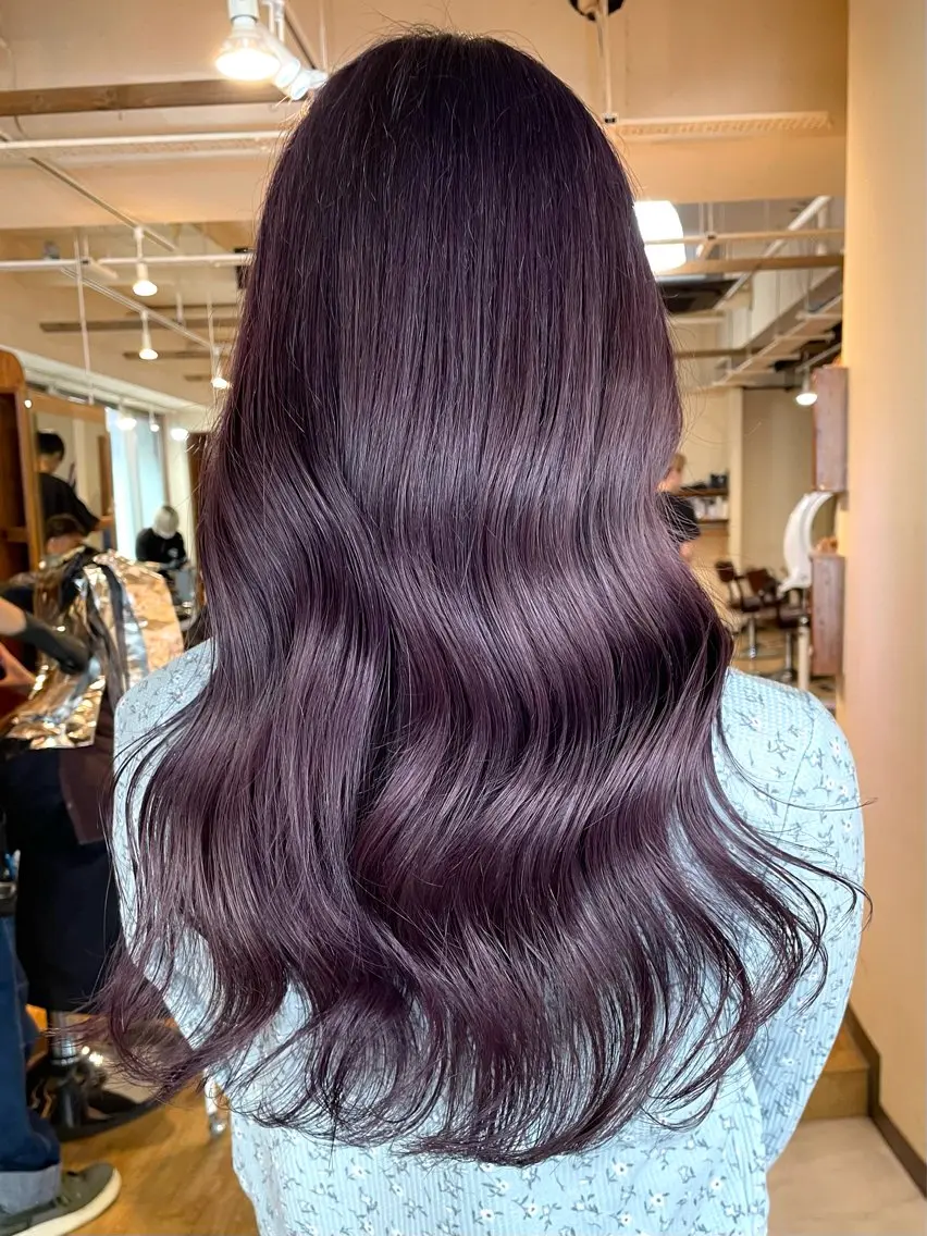 ロング パープルカラー ヘアカラー 宮本 いぶきのヘアスタイル