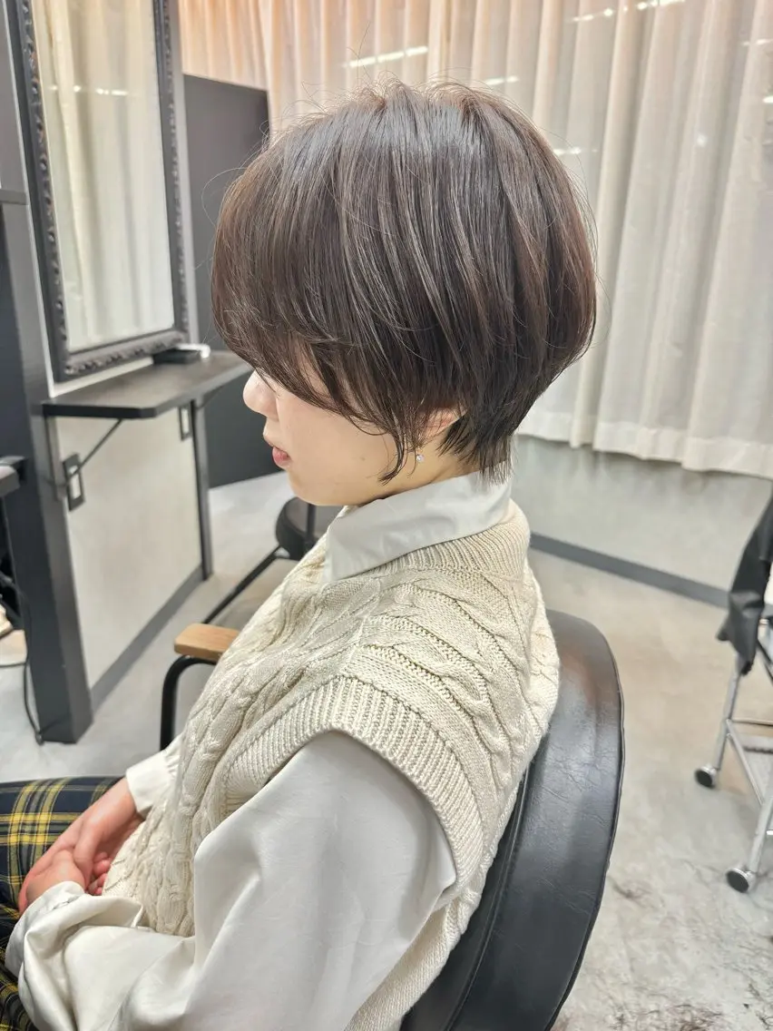 ショート カラー ブリーチ ブリーチなしカラー 似合わせカット カット ヘアカラー トリートメント 井本翔太.髪質改善. ベージュ.グレージュのヘアスタイル