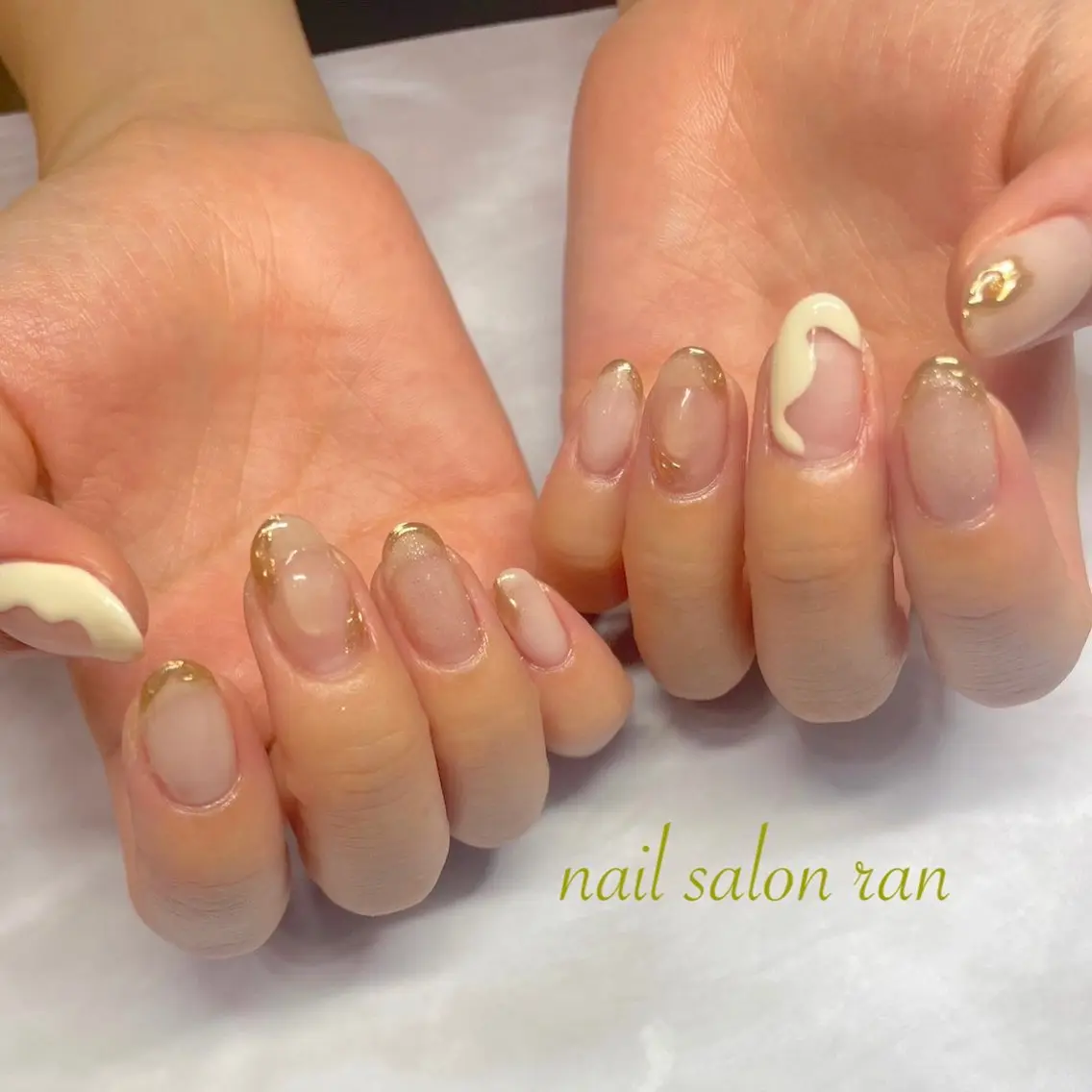 ネイル ゴールド ミラーネイル ニュアンスネイル ホワイト ハンドネイル ハンドケア nailsalon ranのネイルデザイン