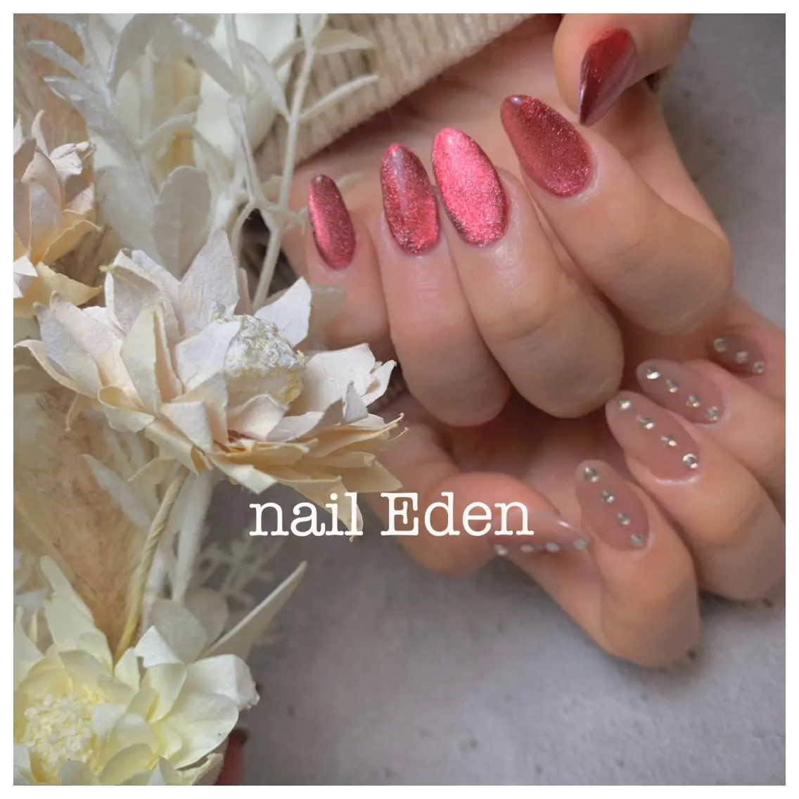 ネイル マグネットネイル 持ち込み 赤色 Eden ♾️のネイルデザイン