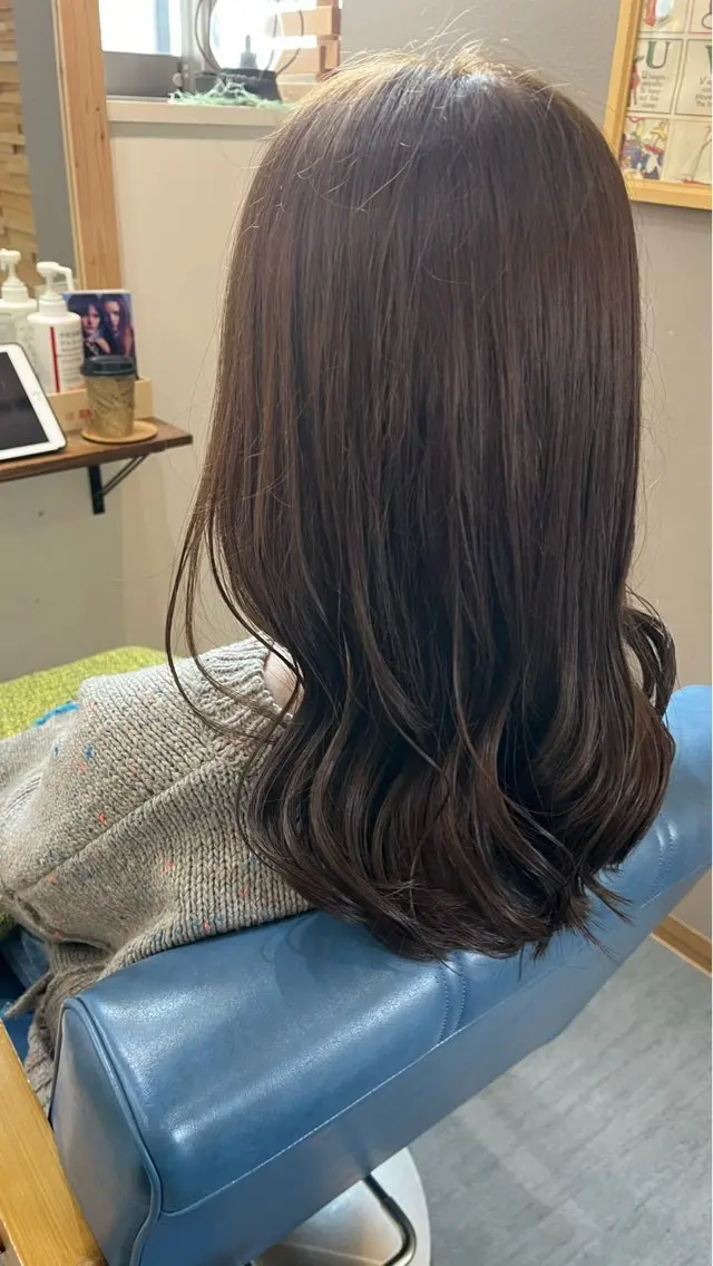セミロング カラー ヘアカラー オオバ マイカのヘアスタイル