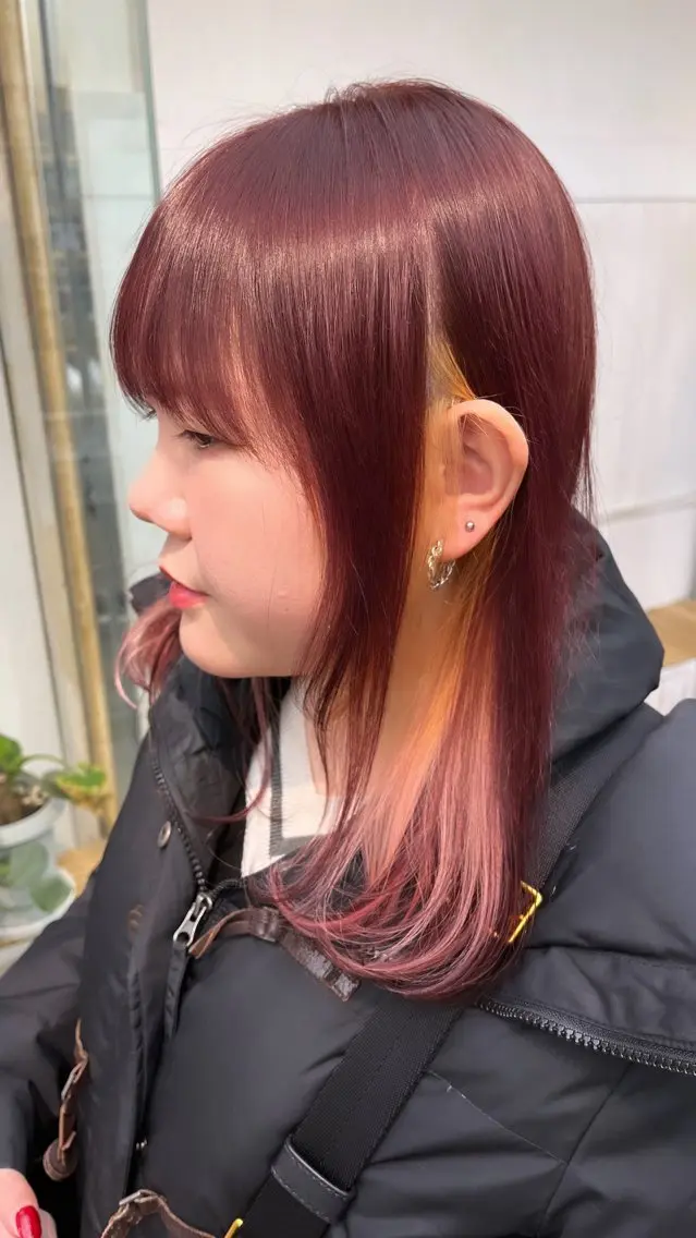 ミディアム カラー パーマ ヘアアレンジ 透明感カラー インナーカラー ピンクカラー レッドカラー 二ヶ月綺麗なデザイン カット/星野六三四のヘアスタイル