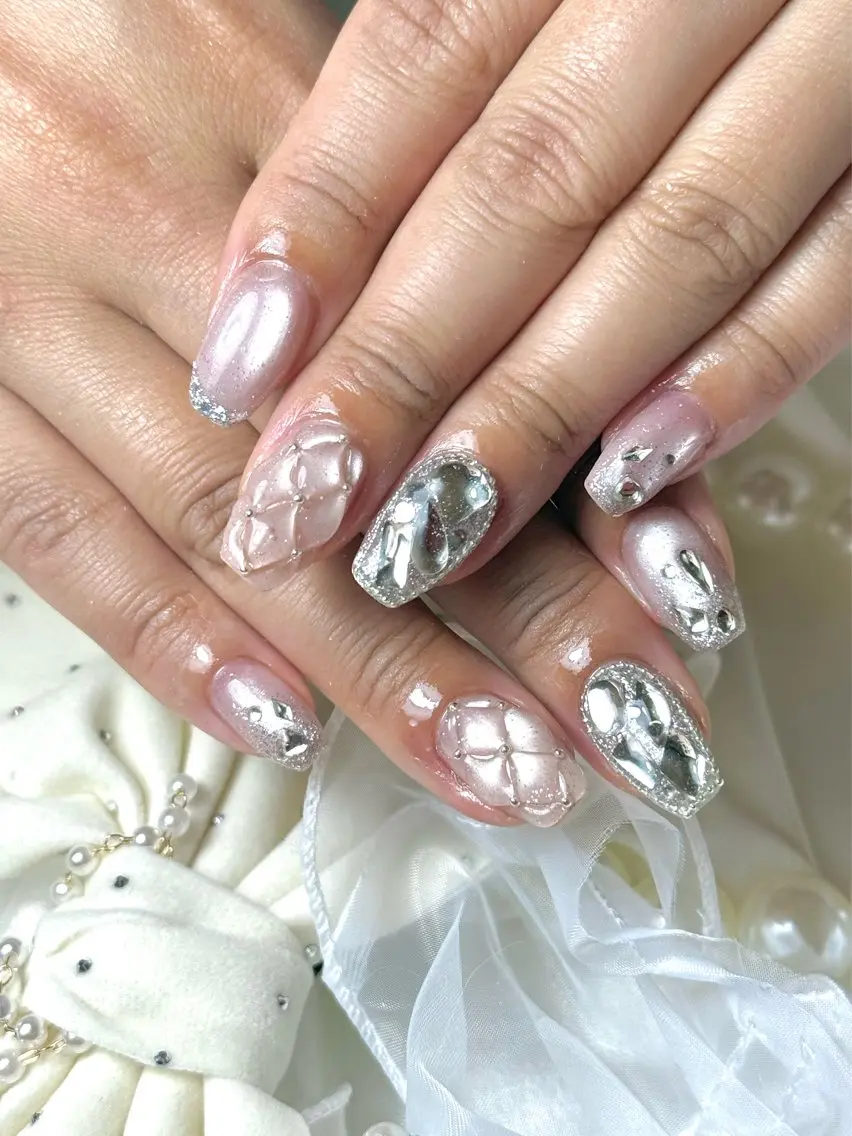 ネイル ハンドネイル ルシイ🎀新宿長さ 出しパーツ専門店のネイルデザイン