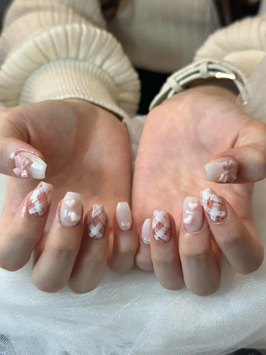 ネイル グラデーション キラキラネイル ワンカラーネイル 冬ネイル Jenn Nail Salonのネイルデザイン