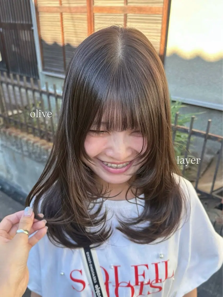 セミロング カラー カット ヘアカラー トリートメント 服部 真帆のヘアスタイル