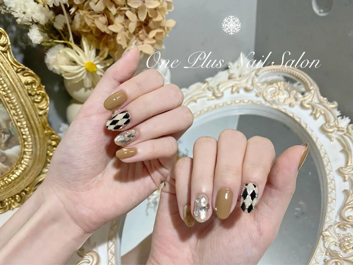 ショート カラー ネイル ハンドネイル One Plus Nail Salonのネイルデザイン