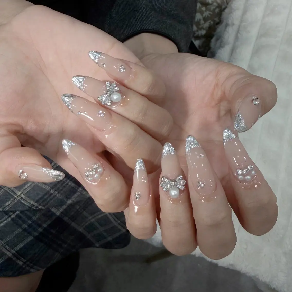 ネイル チークネイル フレンチネイル ジェルネイル ガーリー キラキラネイル ハンドネイル UM Nail Salonのネイルデザイン