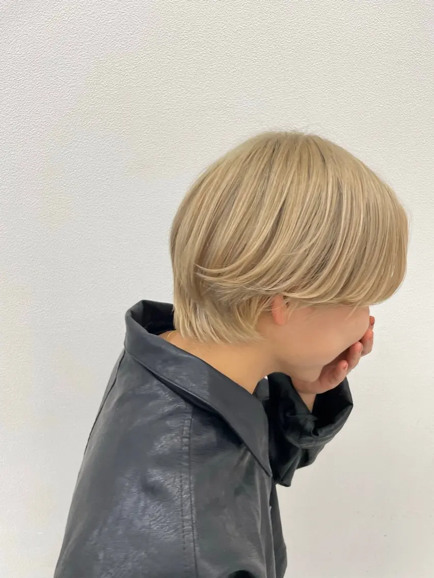 ショート カラー ベージュカラー 顔まわり🥨レイヤー /透明感/水口舞奈のヘアスタイル