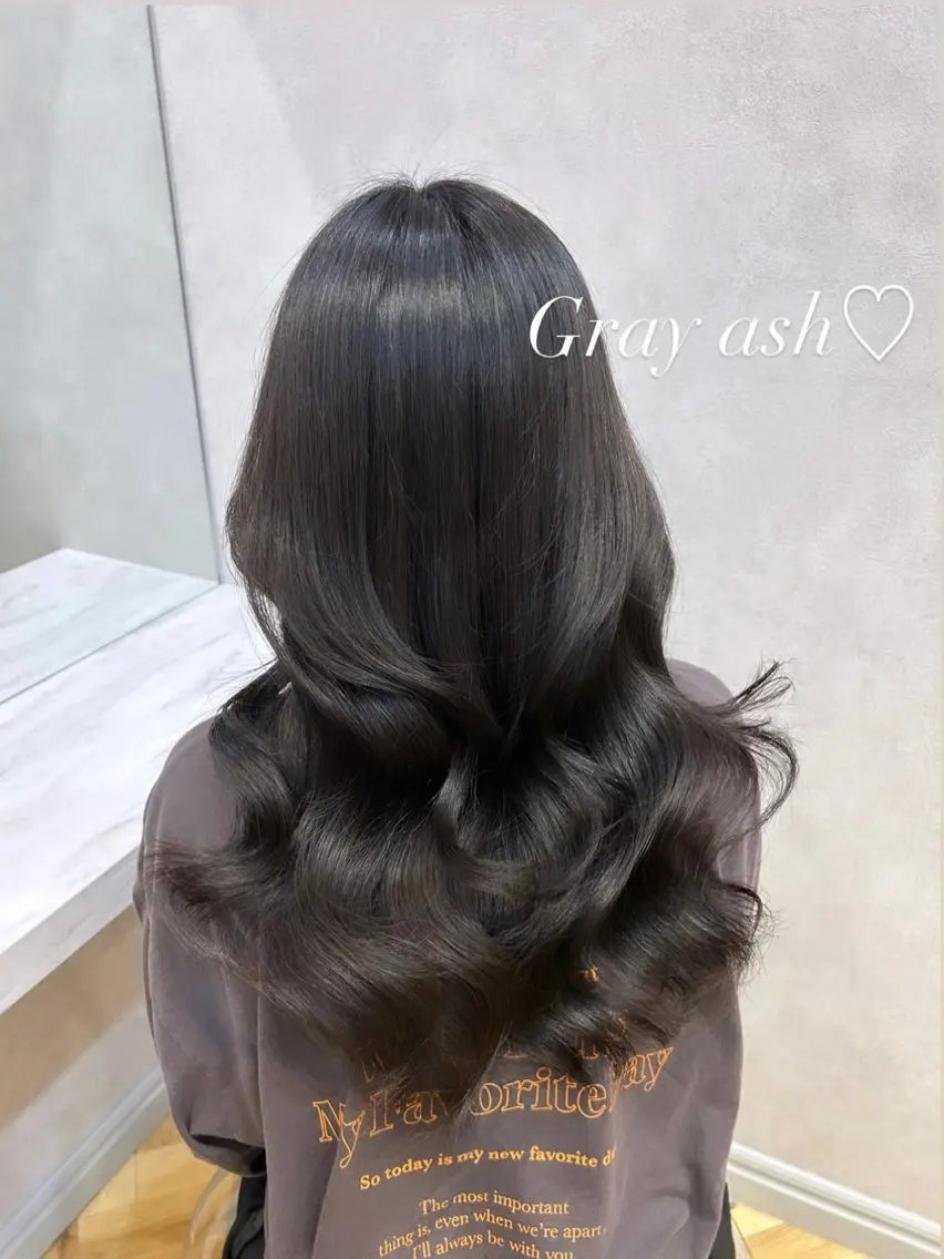セミロング カラー ヘアアレンジ アッシュ 透明感カラー オレンジ カット ヘアカラー トリートメント 🩷韓国ヘア/ヨシン モリ🩷Maikaのヘアスタイル