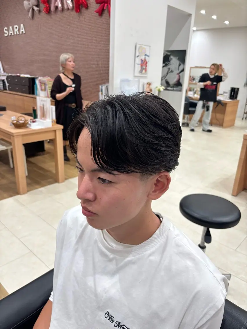 パーマ メンズ センターパート ニュアンスパーマ カット パーマ 垣村艶樹 /フェード＆刈り上げのヘアスタイル
