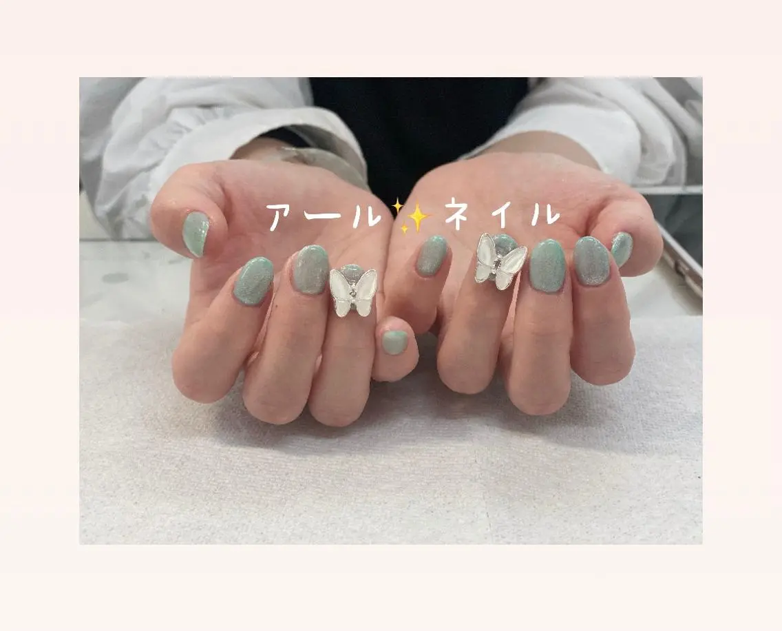 ネイル ハンドネイル I-nailロング /ワンホン/キラキラのネイルデザイン