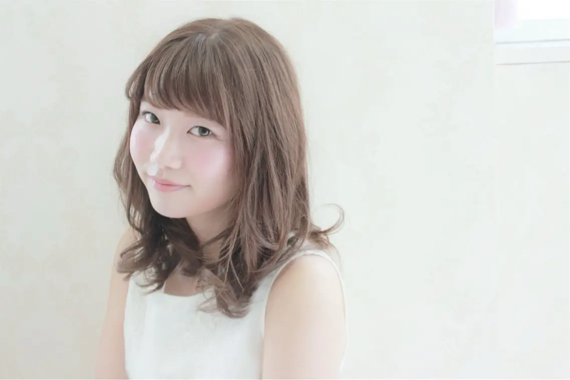 セミロング HANA Hair Produceのヘアスタイル