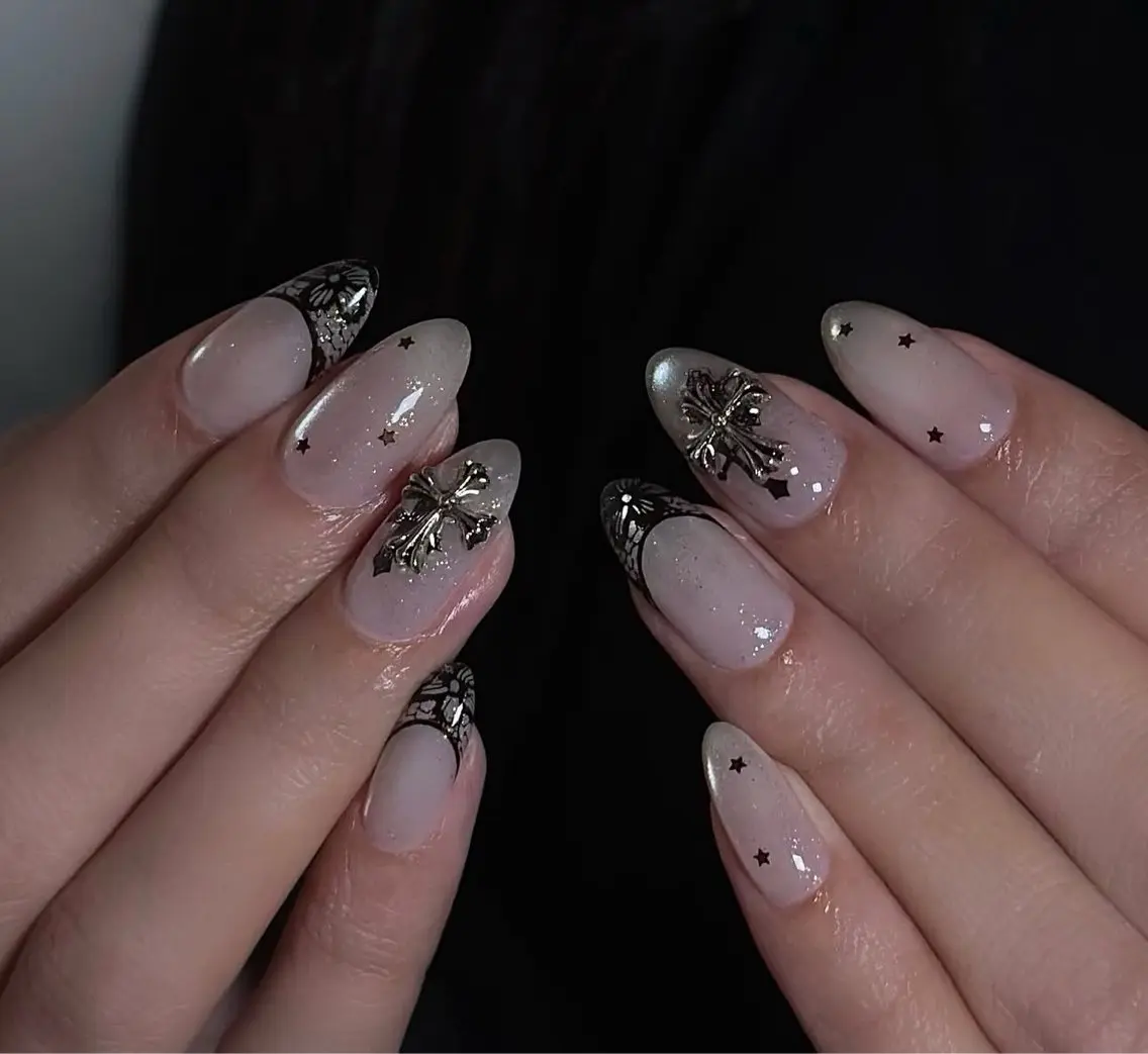 ネイル ガーリー キラキラネイル 韓国ネイル ロングネイル シンプルネイル ハンドネイル Genie Mika Nailsのネイルデザイン