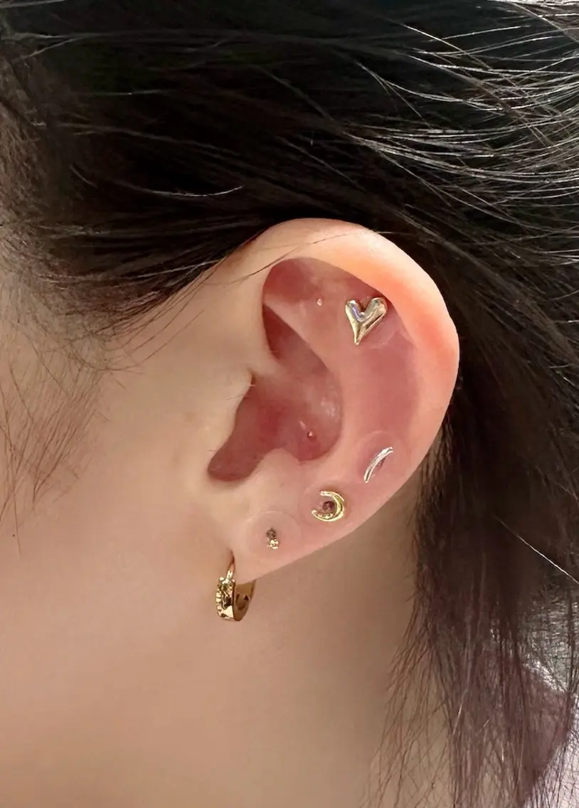 【New✨】カット＋フルカラー＋3stepトリートメント＋耳つぼジュエリーお試し6粒💎の写真