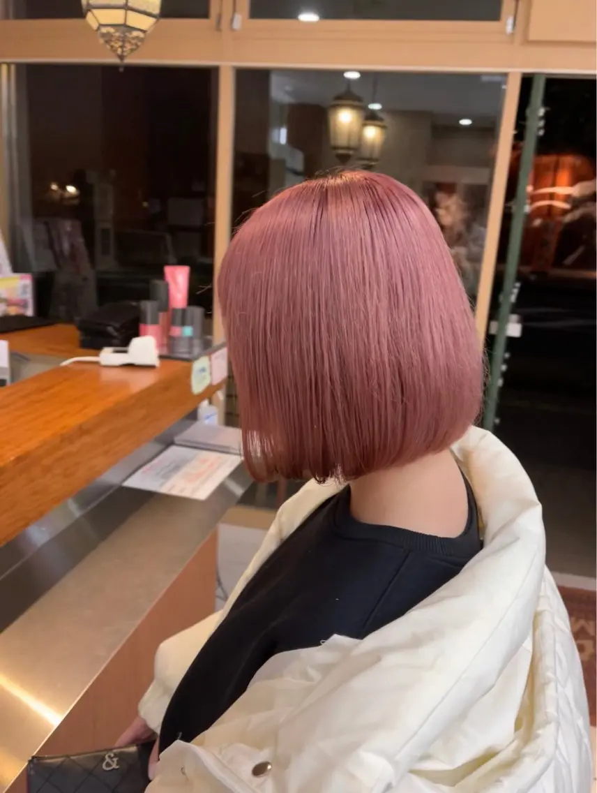 ショート カラー ブリーチ ピンクカラー カット ヘアカラー 似合わせスタイル 足立のヘアスタイル