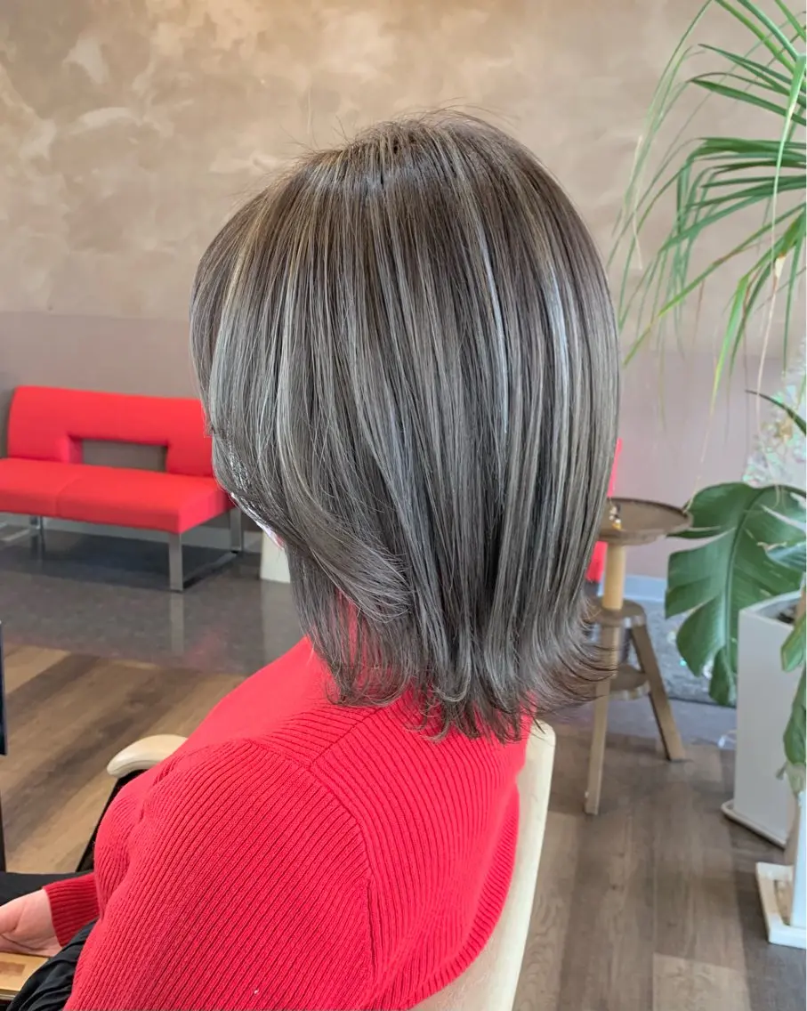 ミディアム カラー デザインカラー グレージュ ハイライトカラー ハイライト ヘアカラー トリートメント 【艶カラー】 STYLE 和泉俊希のヘアスタイル