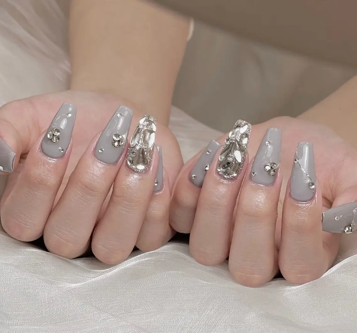 ネイル アートネイル べっ甲ネイル チークネイル 成人式 長さ出し ハンドネイル ハンドケア For you. Nail Salonのネイルデザイン