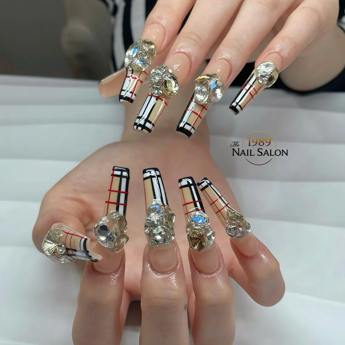 ネイル ロングネイル スーパーロングネイル ハンドネイル The 1989 Nail Salonのネイルデザイン