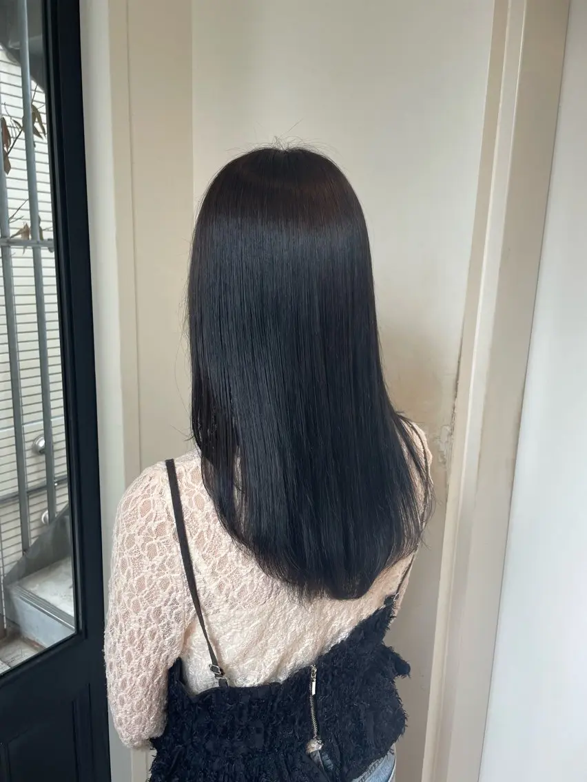ミディアム カラー いさと🩵ᩚ 表参道美容室のヘアスタイル