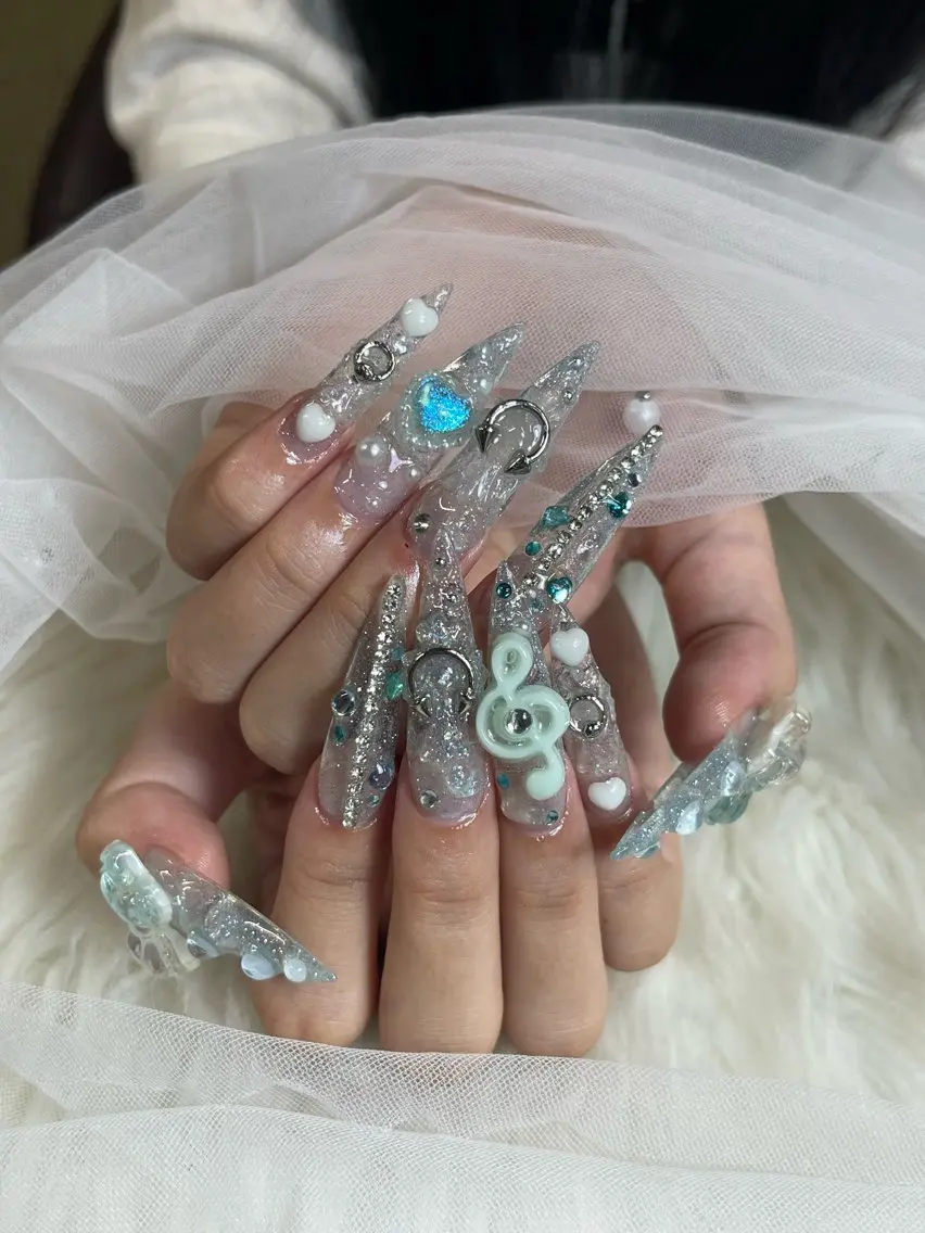 ネイル ハンドネイル NiJi Nailsのネイルデザイン