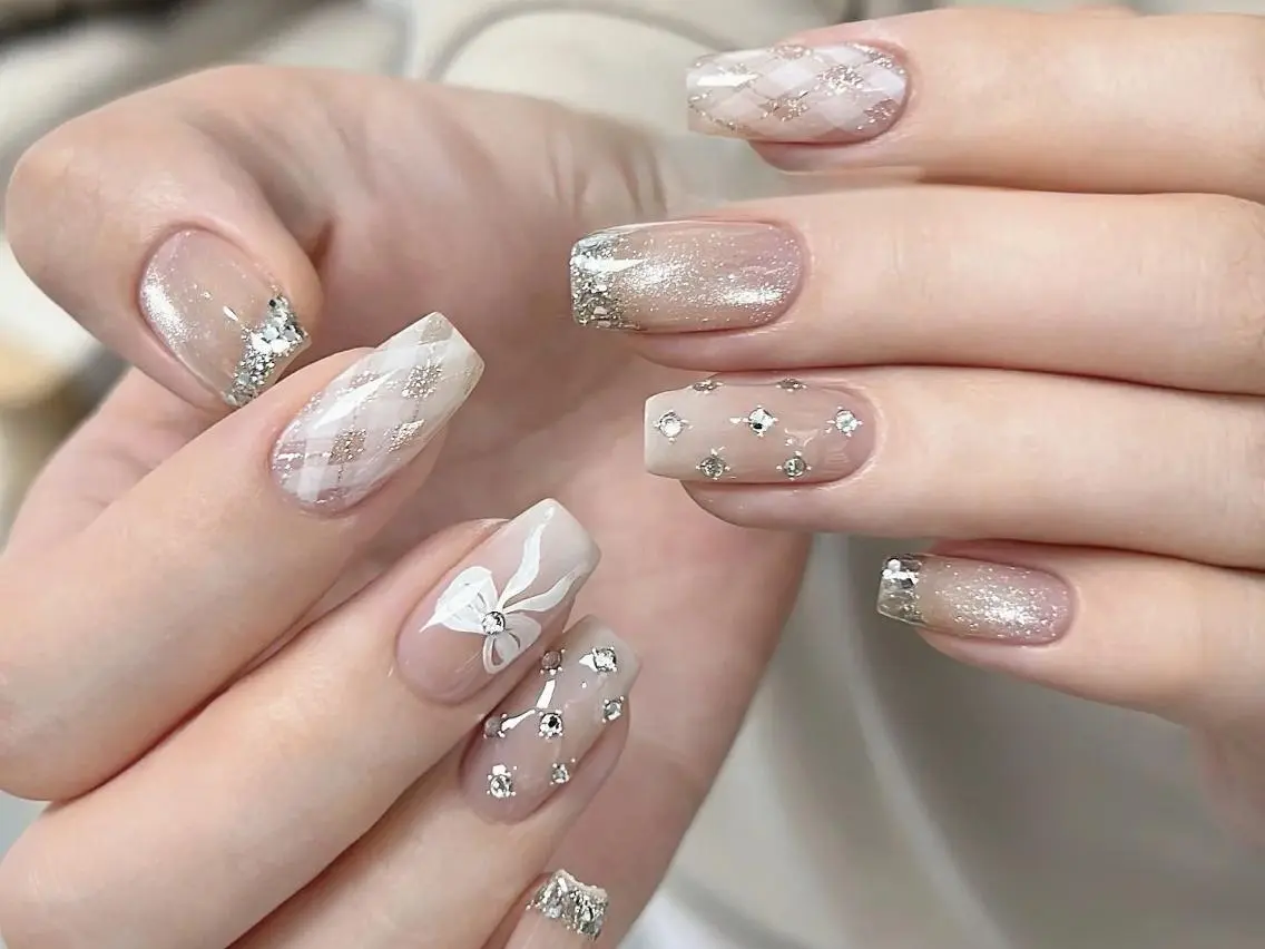 ネイル アートネイル フラワーネイル フレンチネイル ジェルネイル ガーリー 🌷Hana 🌷のネイルデザイン