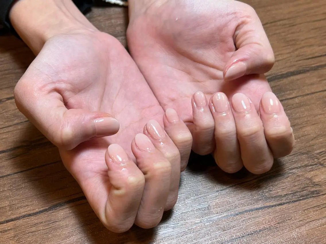 ネイル グラデーション ピンク ピンクベージュ ホワイト ハンドネイル HENRIETTA NAILSALONのネイルデザイン