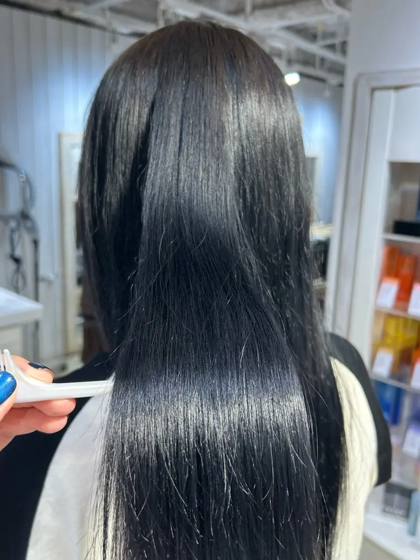 ロング カラー 黒髪 ブリーチ ブルーカラー ブルーブラック aine / 練馬江古田のヘアスタイル