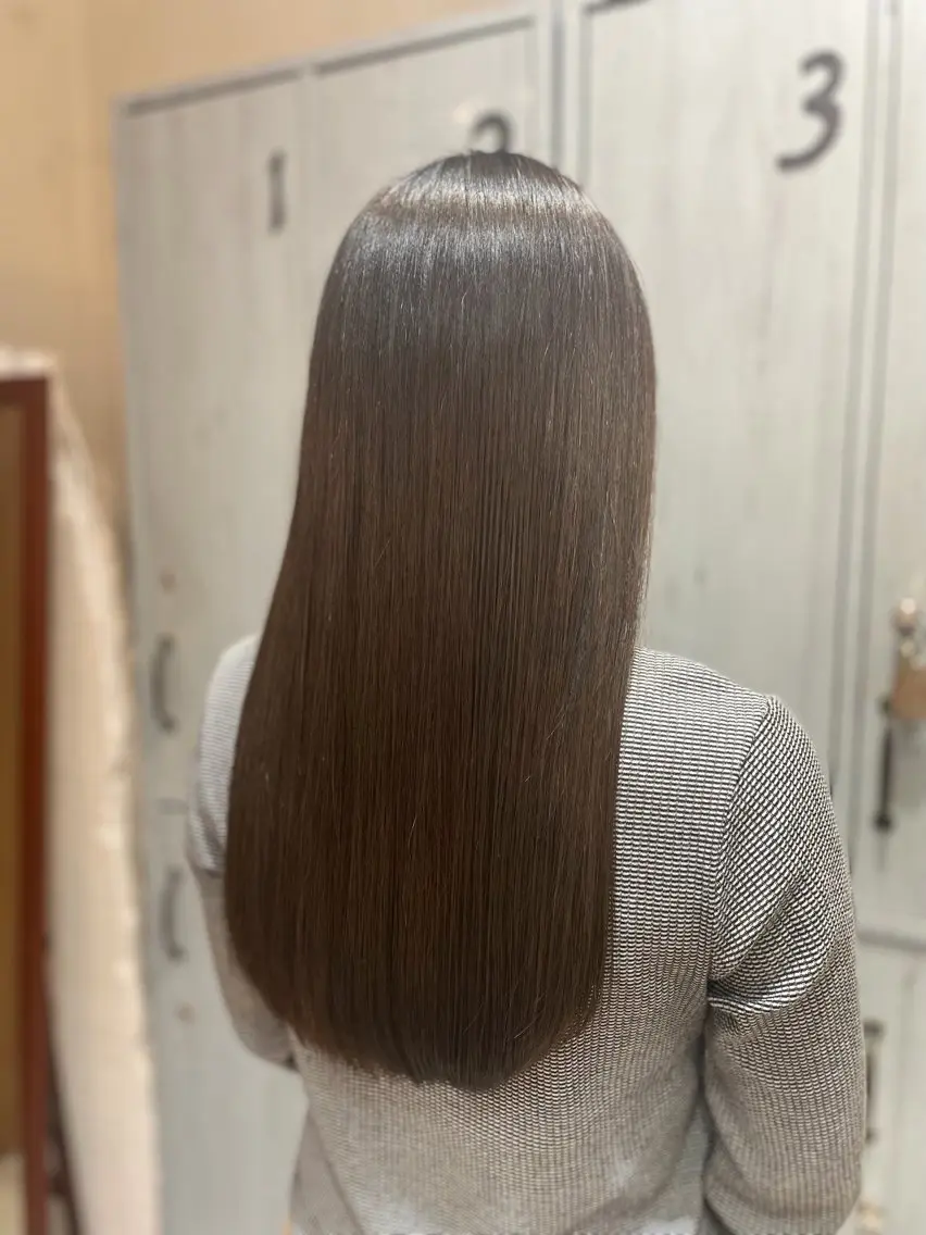 ロング ヘアカラー 茅野 あゆ美のヘアスタイル