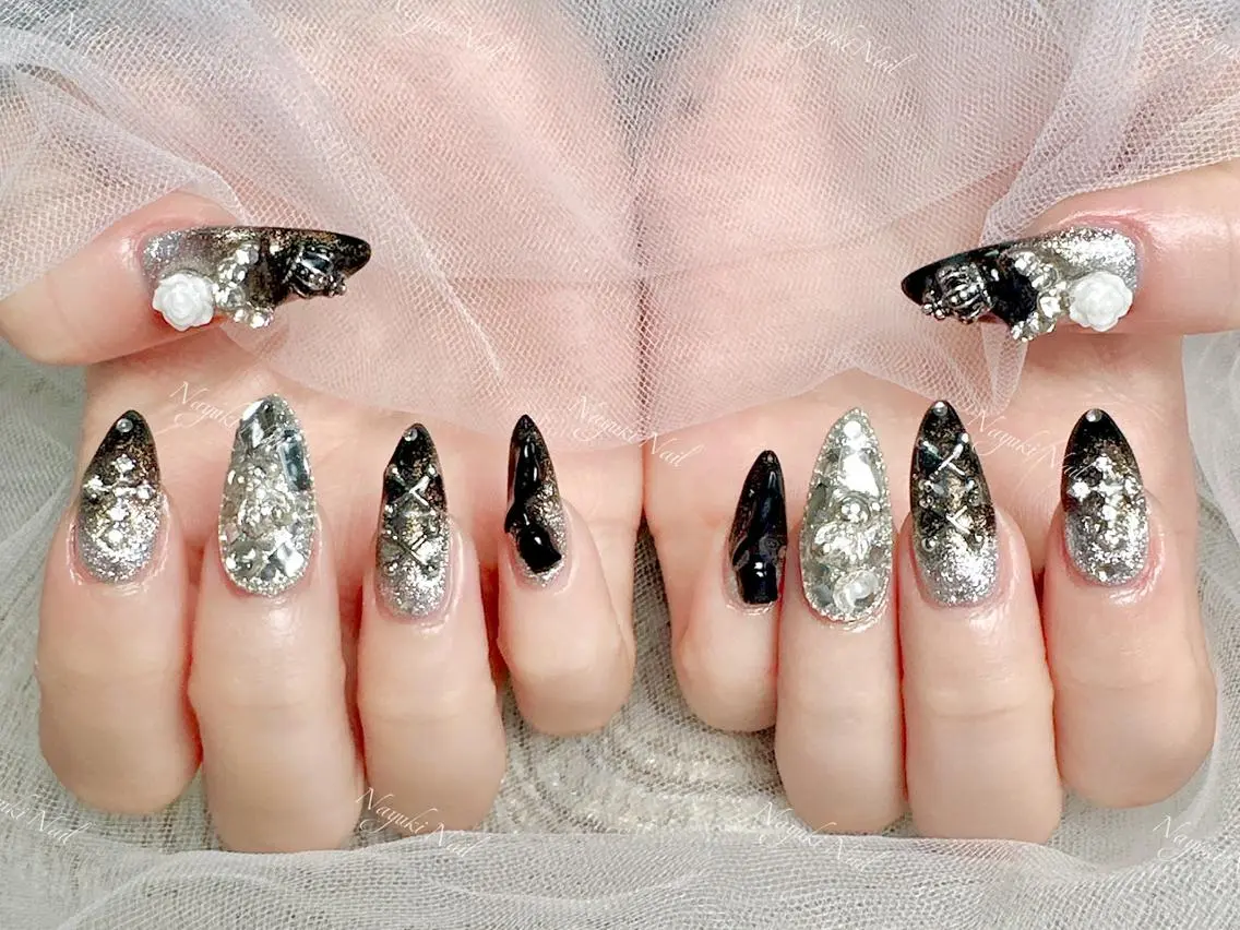 ネイル 🦋 Queenieのネイルデザイン