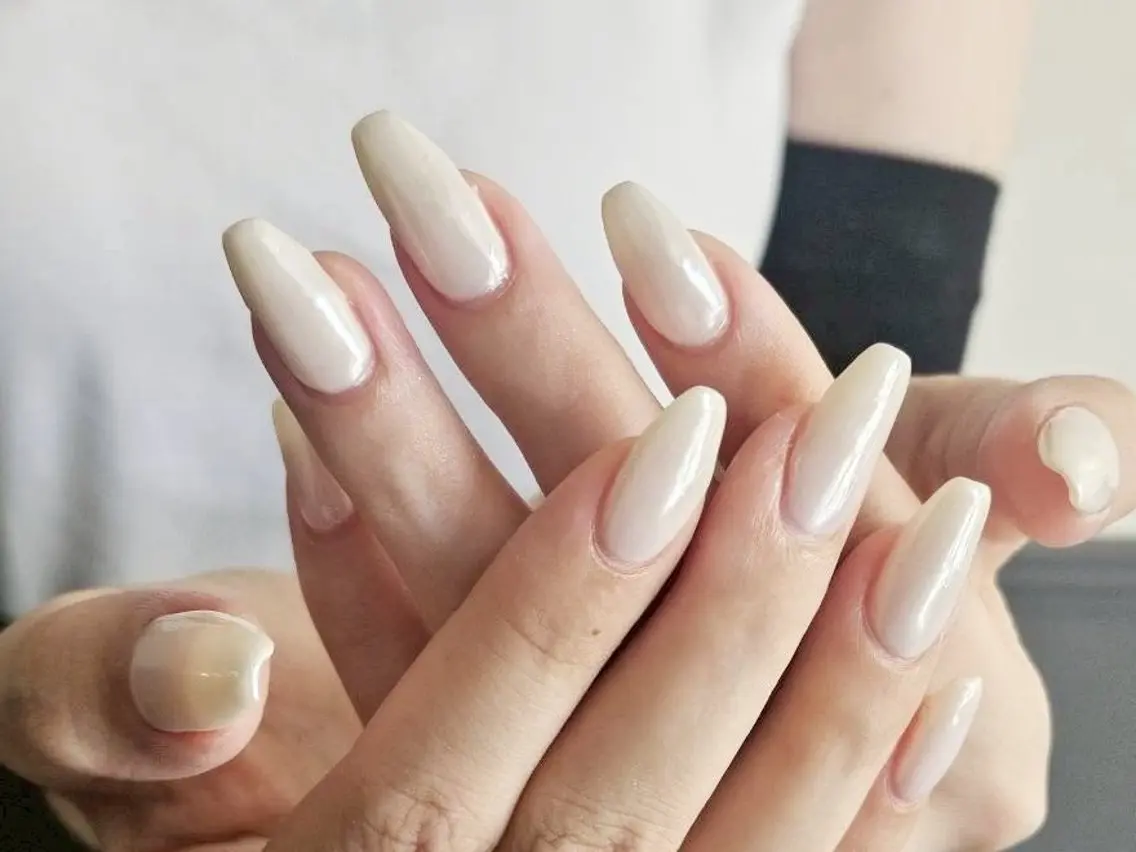 ネイル ミラーネイル nail salon calm+のネイルデザイン
