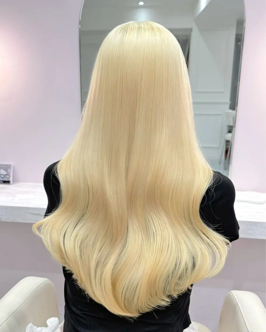 ロング カラー ブリーチ 透明感カラー ハイトーンカラー ヘアカラー ハイトーンカラー💞 くるみ🎀のヘアスタイル