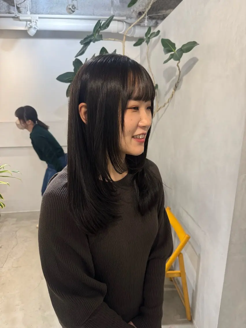 ミディアム 新宿/顔周りカット +レイヤー＝しずく♩のヘアスタイル