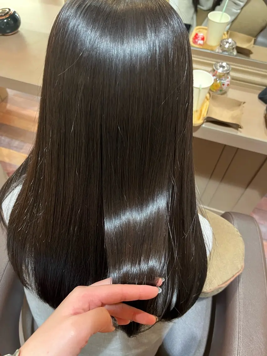 【毛髪形成】カット＋高濃度水素ストレート＋シルクトリートメントの写真