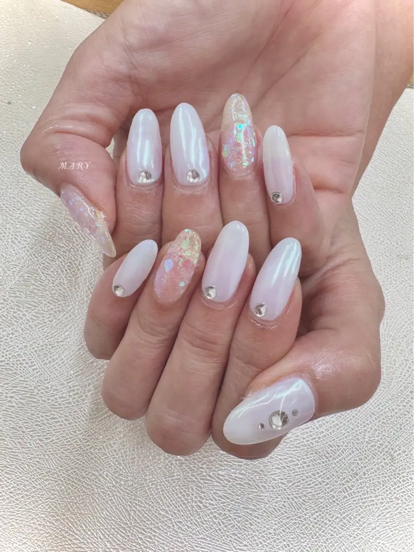 ネイル オーロラネイル ラメ(グリッター) ミラーネイル ニュアンスネイル ワンカラーネイル ハンドネイル Mary nail .narumiのネイルデザイン