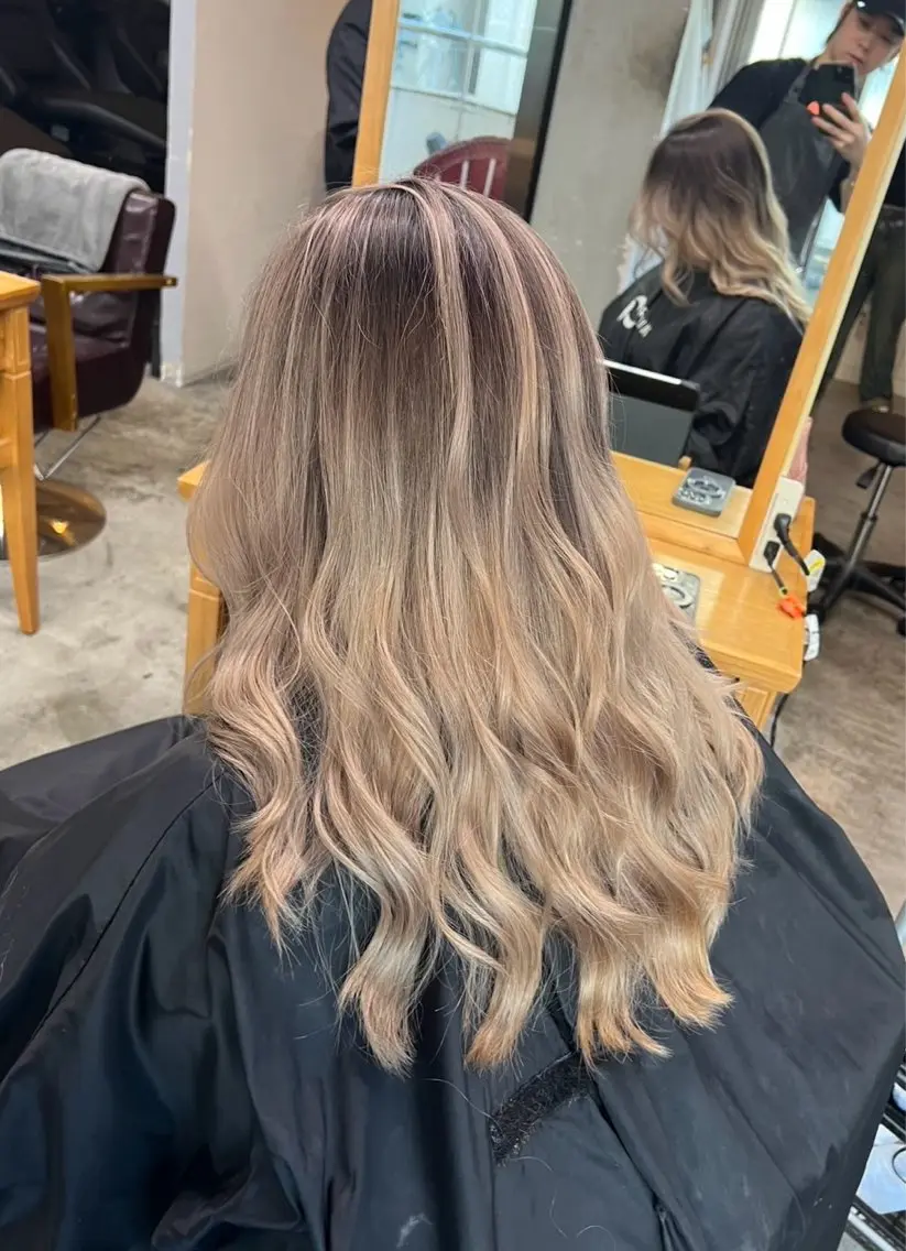 セミロング カラー バレイヤージュ ベージュカラー ホワイトベージュ レイヤーカット ヘアカラー トリートメント 指名数No.1 /NAOYAのヘアスタイル