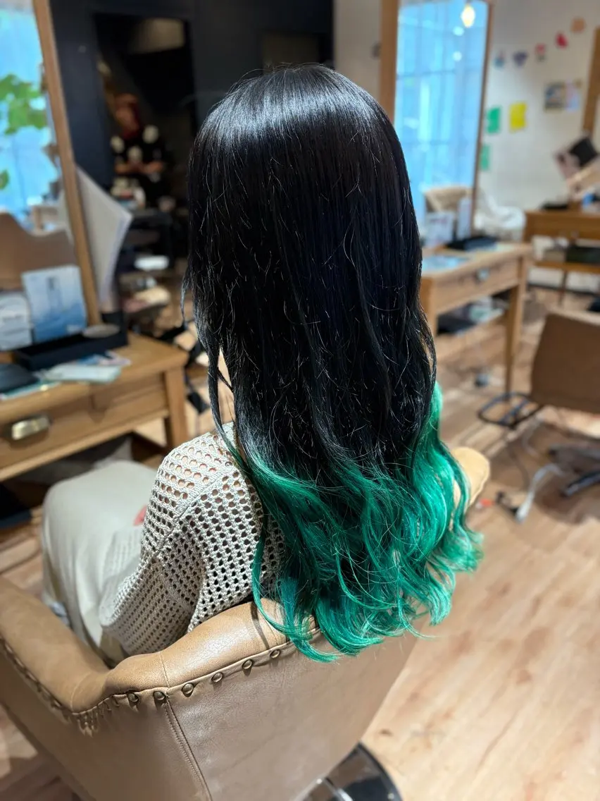 カラー ブリーチ・カットモデ ル募集中🫧高口小春のヘアスタイル