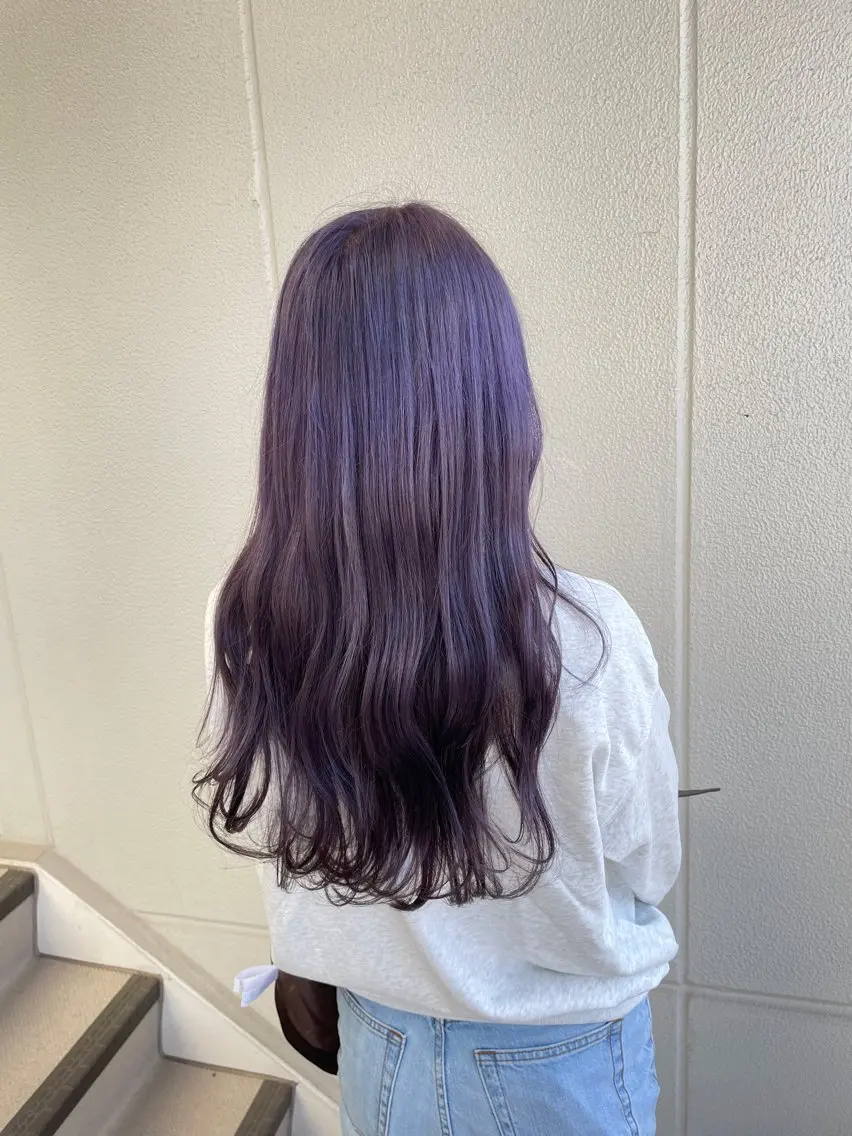 ロング カラー ヘアアレンジ ブリーチ ブルーカラー ブルーラベンダー ラベンダーカラー 縮毛矯正 ヘアカラー トリートメント ヘッドスパ ヘアセット 艶カラー✨縮毛矯正✨ 翁長孝輔のヘアスタイル