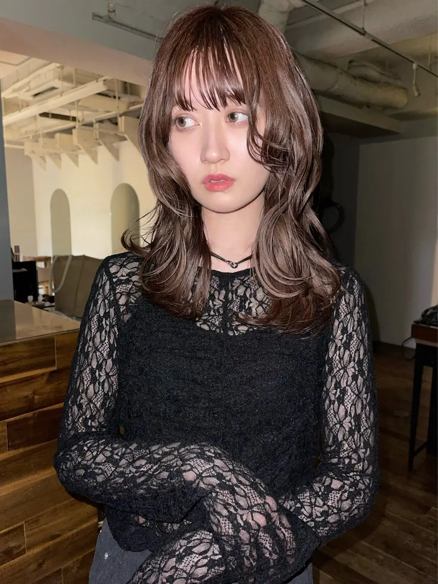 セミロング ハッシュカット レイヤーカット カット 原田 朱里のヘアスタイル