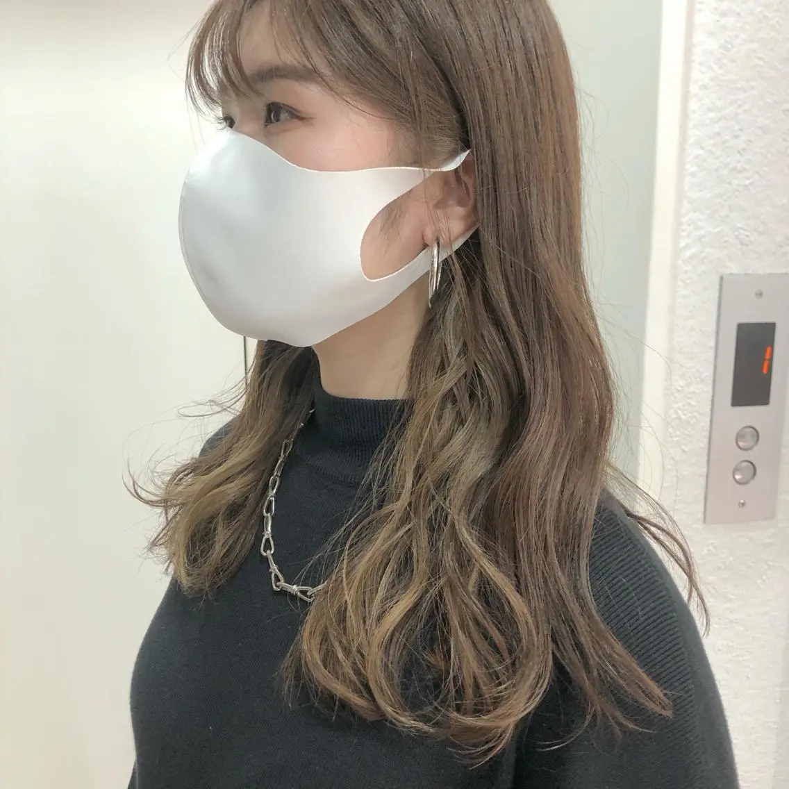 ロング カラー TRENCH 相澤 果歩のヘアスタイル