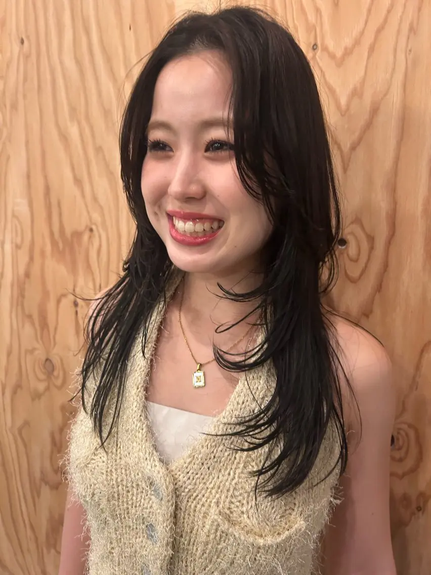 ロング カット ヘアカラー 似合わせレイヤー/透 明感カラー/momiのヘアスタイル