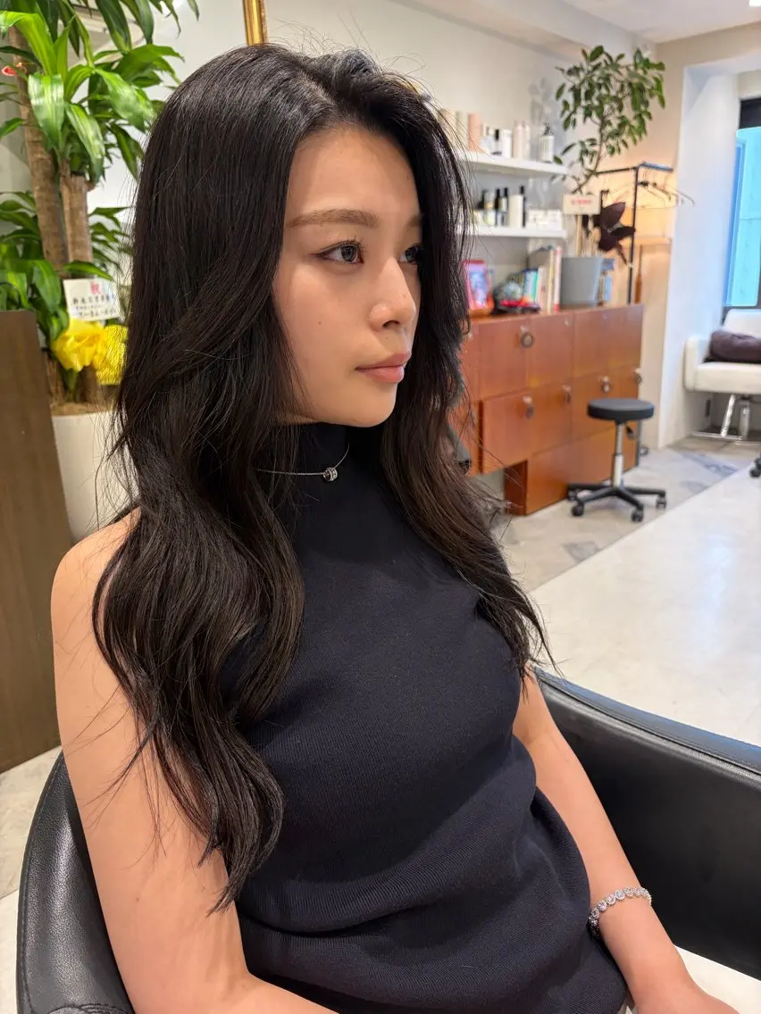 ロング くびれヘア 顔まわりレイヤー 顔周りカット 髪質改善 韓国風ヘア カット ヘアカラー トリートメント 銀座/髪質改善/ 艶カラー/岸田佳祐のヘアスタイル